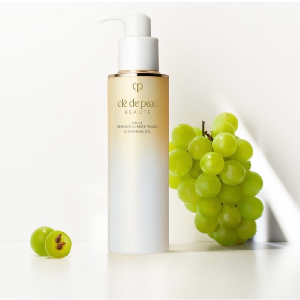 cle’ de peau cleansing oil